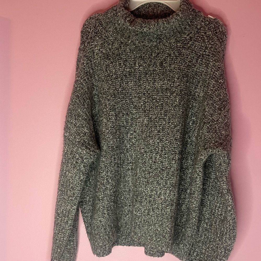 American Eagle sweater